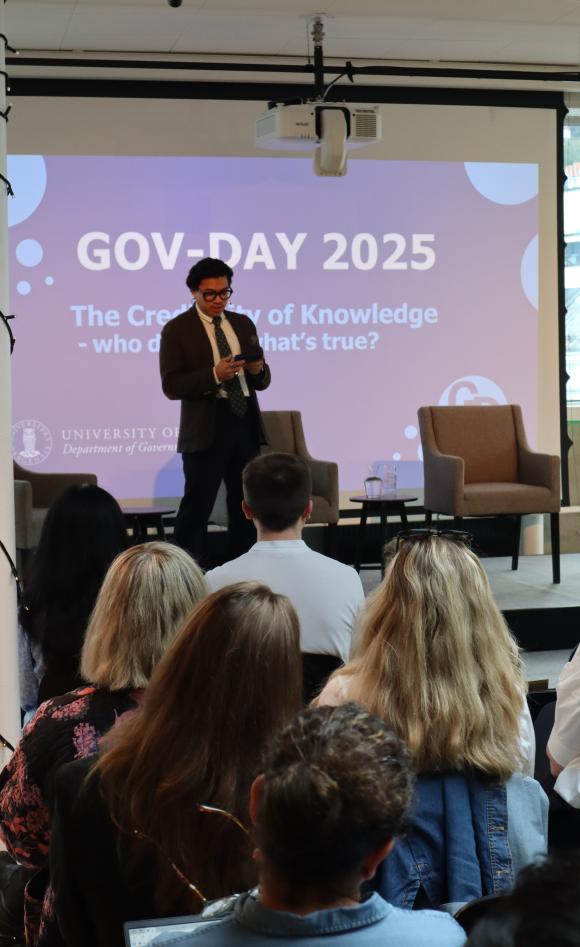 Leder for komiteen Johan Nguyen.