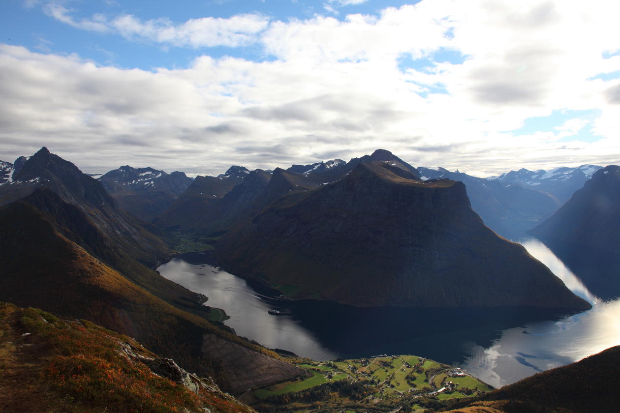 Bilde av Hjørundfjorden og Norangsfjorden