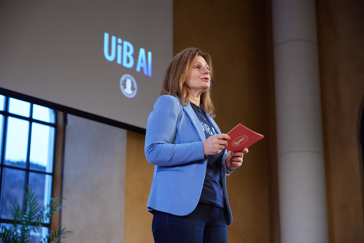 Pinar Heggernes åpner konferansen Intelligente Bergen