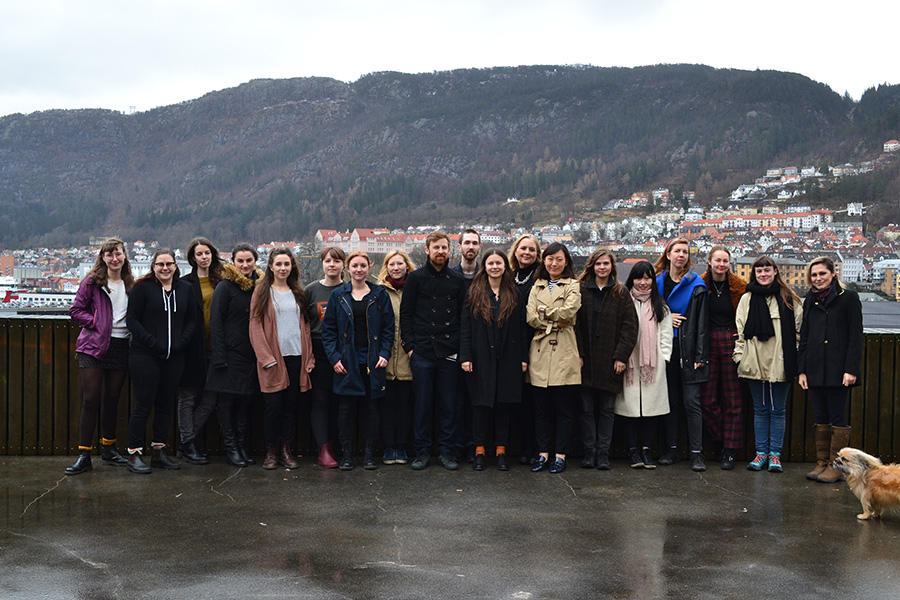 Avgangsstudentane ved Institutt for kunst 2017