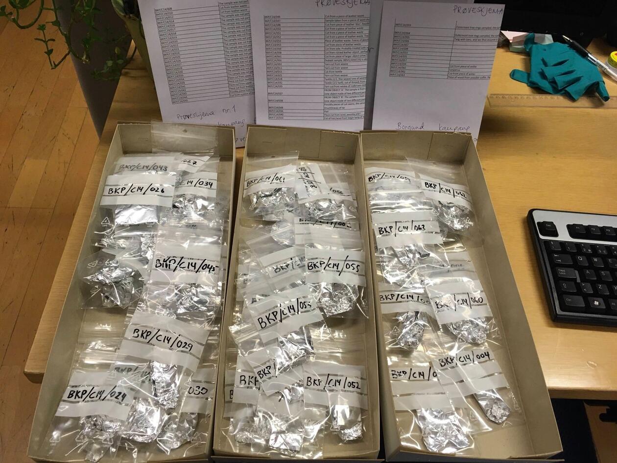 Fra magasiner og arkiver