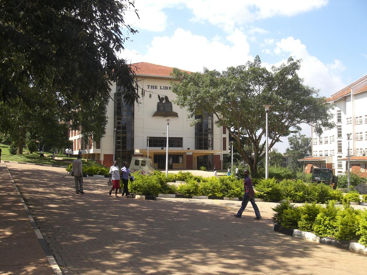 Bilde av campus ved Makerere University i Uganda