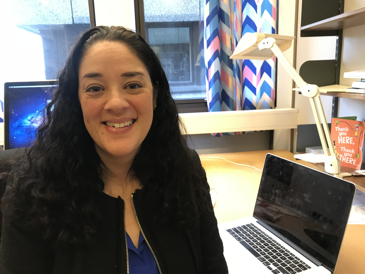 Photo of Mia Zamora in her office at UiB