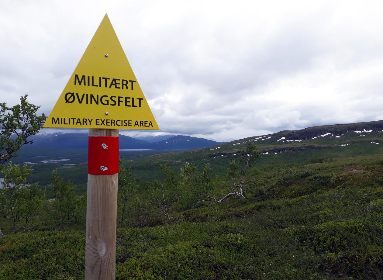 Skilt. Militært øvingsfelt