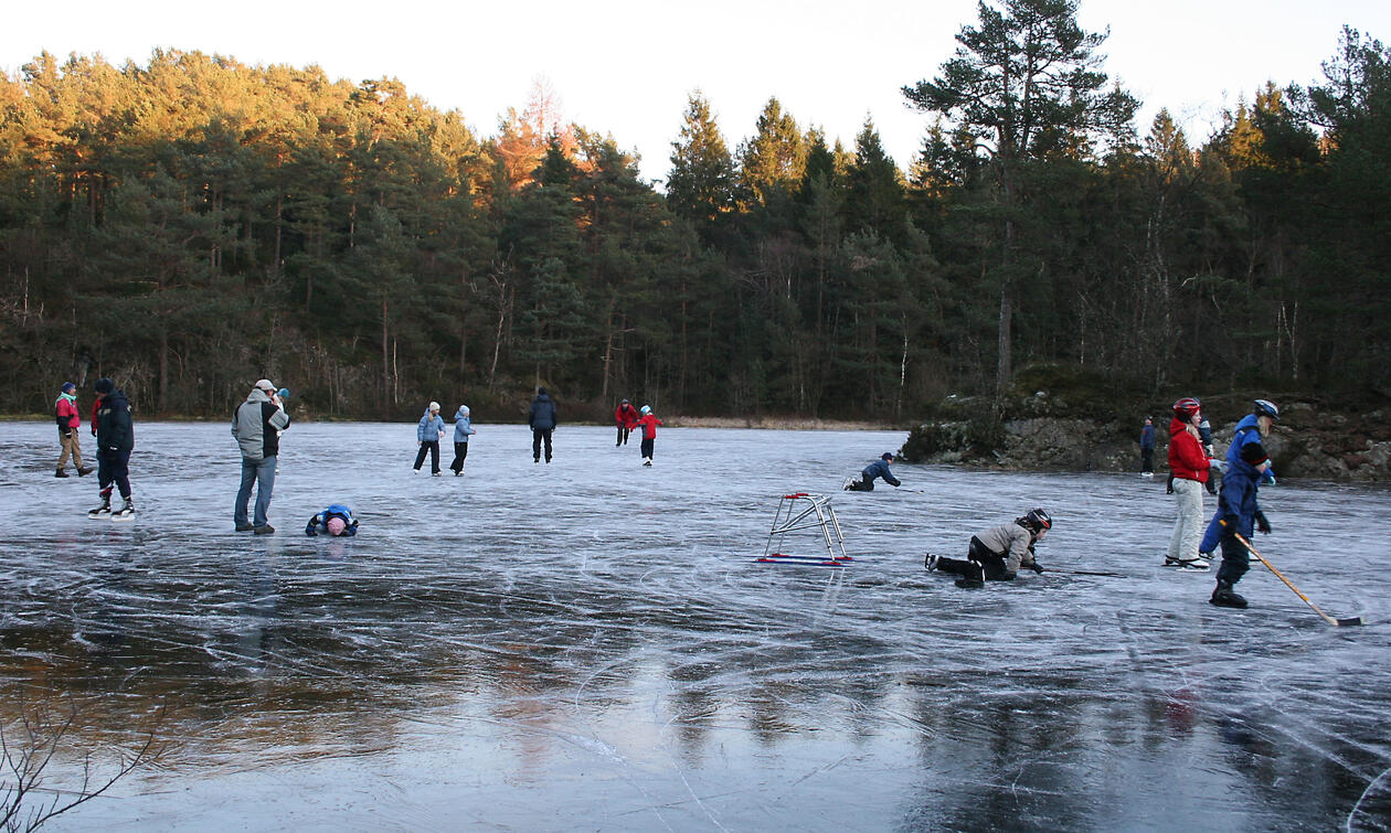 Skøytelek på Mørkevatn