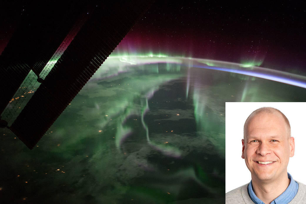 Nordlys sett fra Den internasjonale romstasjonen. Innfelt i bildet er romforsker Karl Laundal.