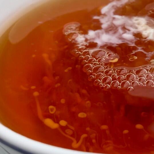 Dobbel-diffusiv blanding i svart te