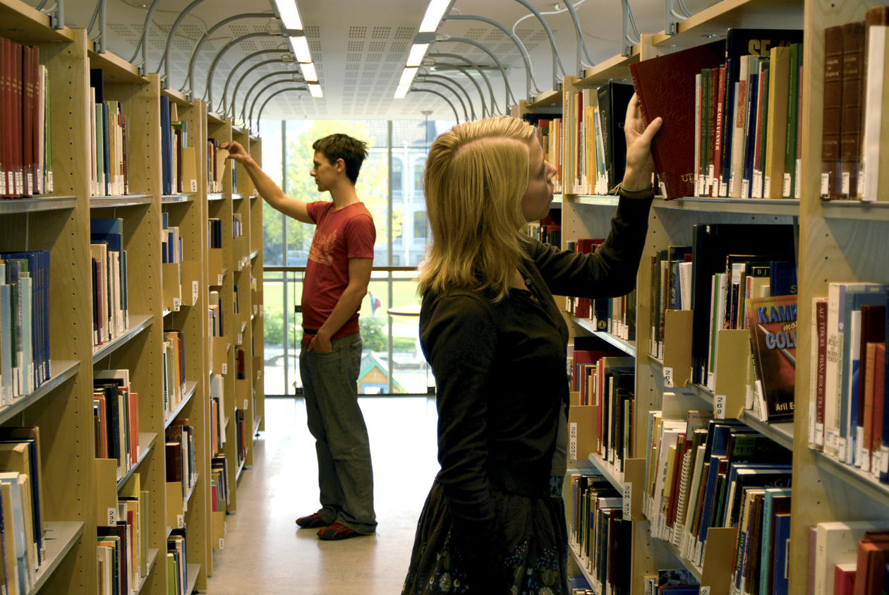 UiB, bibliotek for humaniora, bøker, bok, studenter