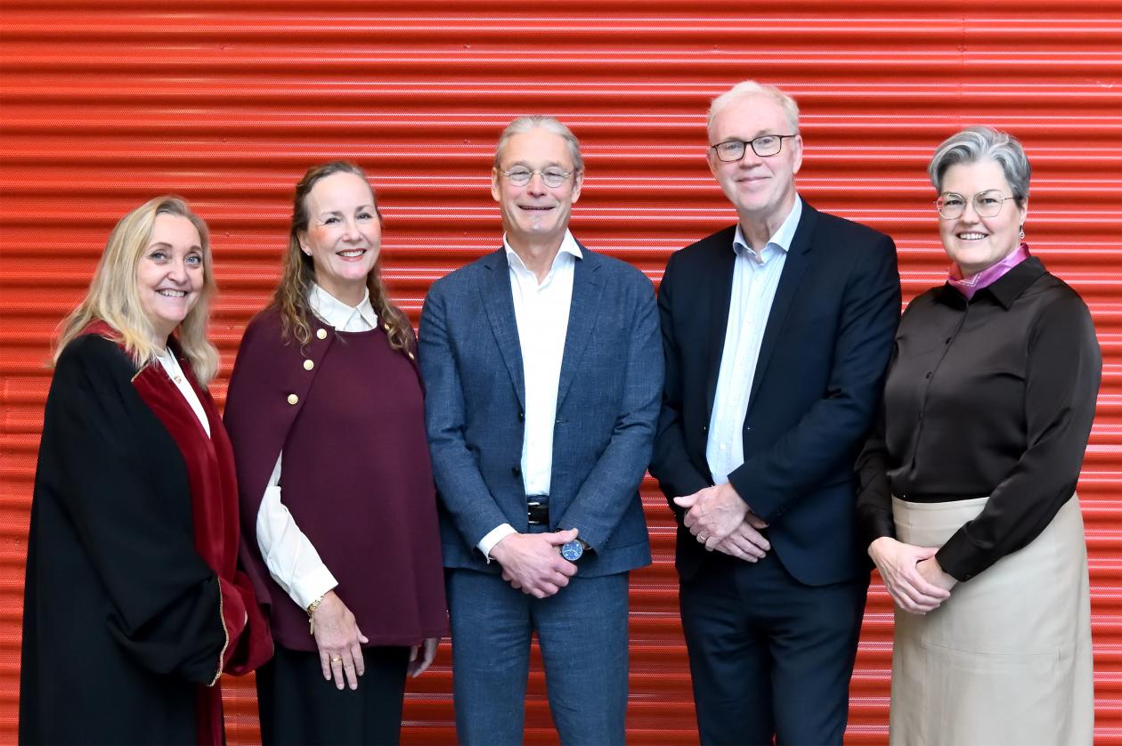 Foto av komite, kandidat og custos