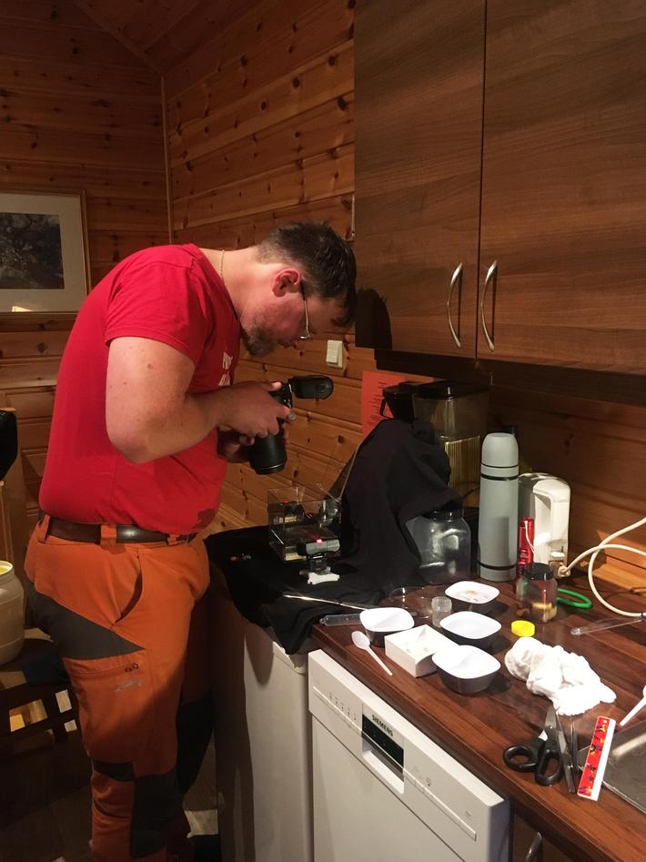 Anders Schouw photographing specimens in the "lab"