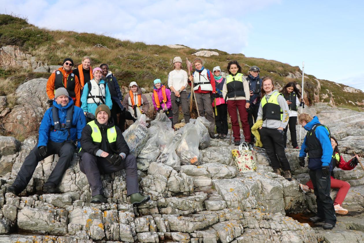 Plastrydding på Lisle Lyngøy