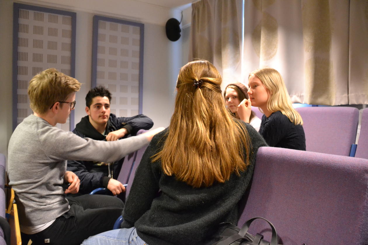 Elever ved Rothaugen skole debatterer