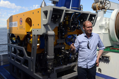ROV-en skal hjelpe Rolf Birger Pedersen å forske på biologi og geologi i dyphavet. 