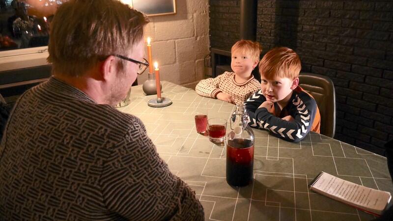 Rune Mentzoni og barna Aslak og Even. 