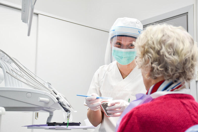 Odontologen på UiB behandler Periodonti tannkjøttsykdommer