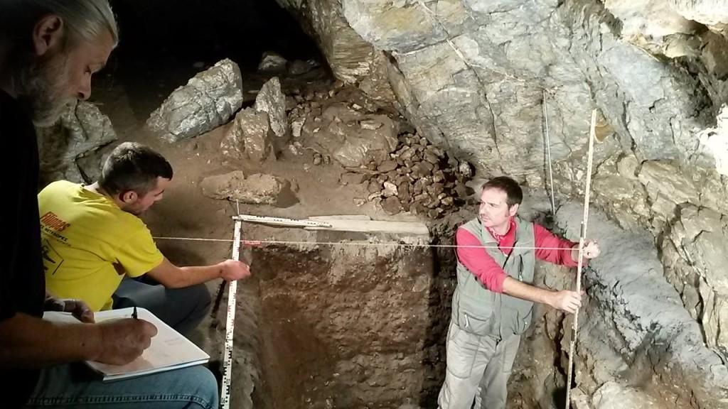 utgravningen av huler i Irakleia (ICEP)