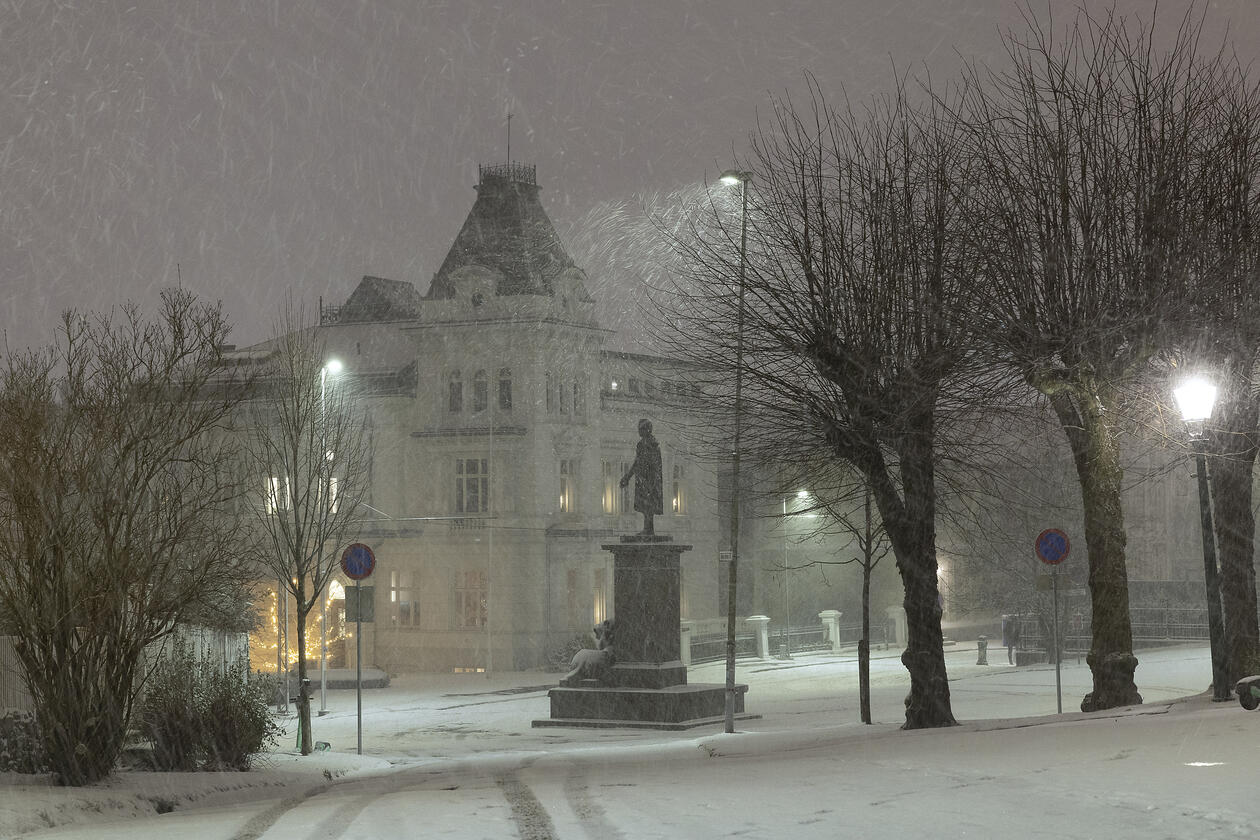 Snø på muséplass