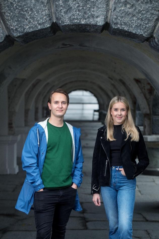Anna og Knut studerer statsvitenskap ved UiB. Sammenlignende politikk og administrasjon og organisasjonsvitenskap