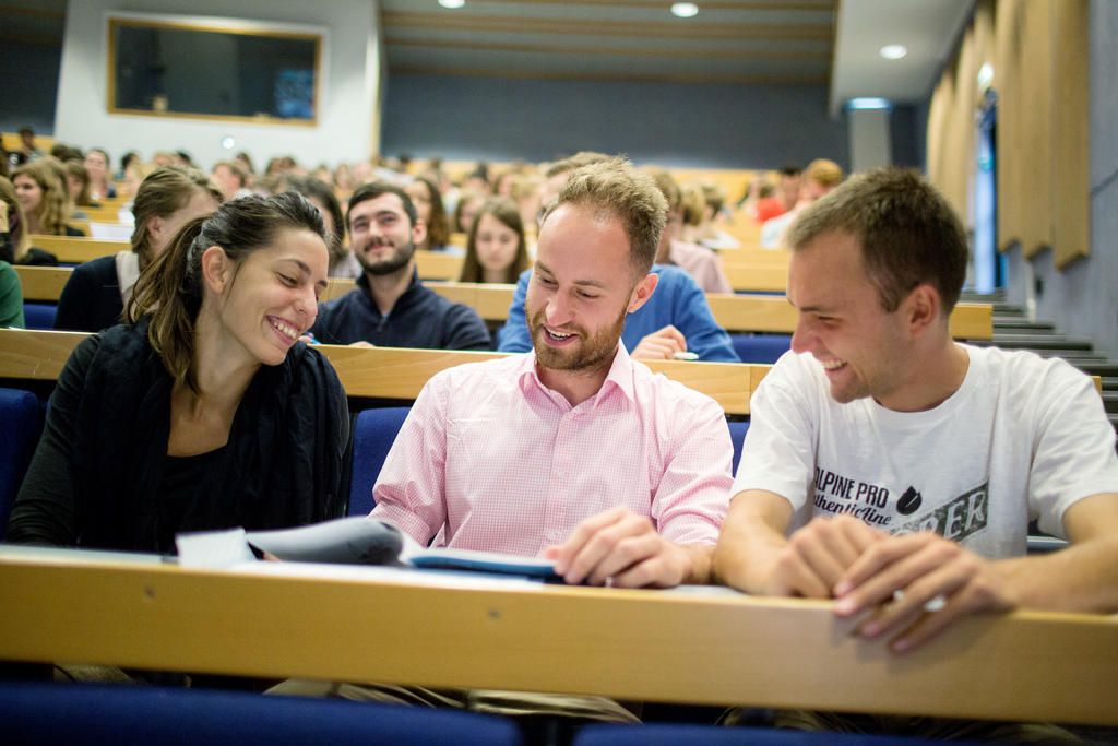 Studenter i auditorium