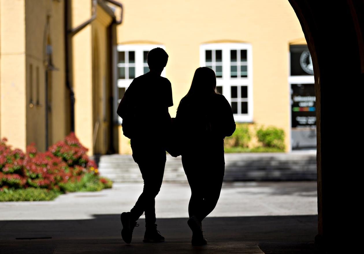 Studentar på Sydneshaugen skole