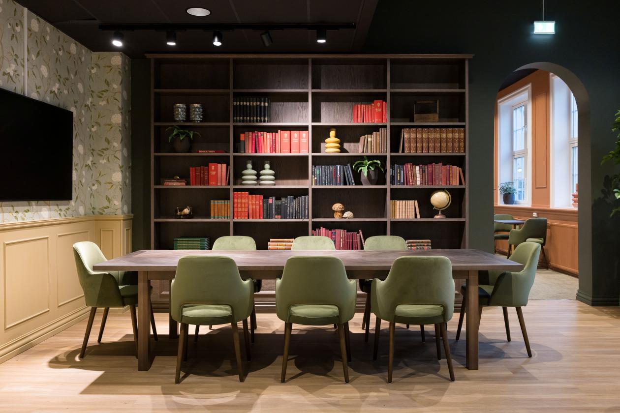 Lunsjbord på kjøkkenet