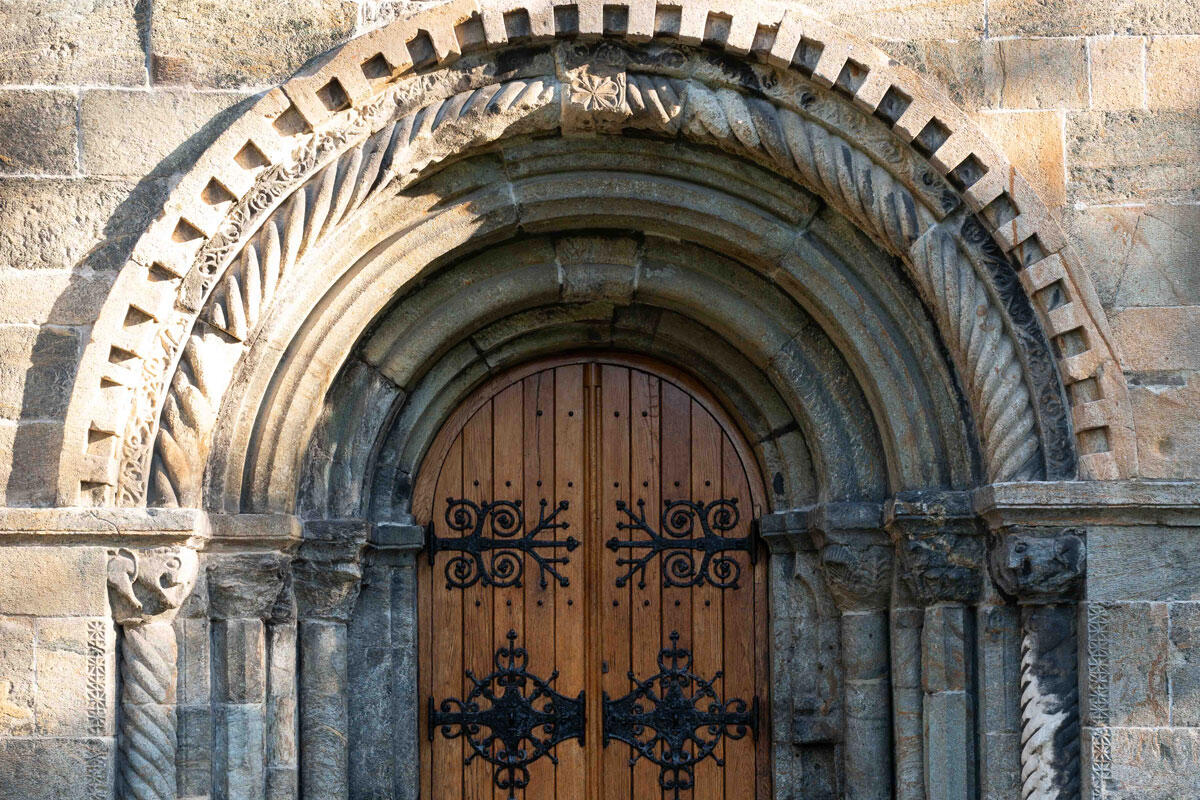 Døren inn til Mariakirken 