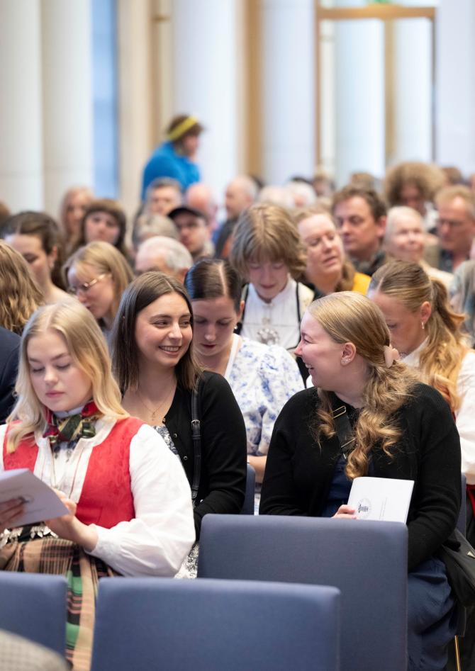 Bilder fra publikum i salen.