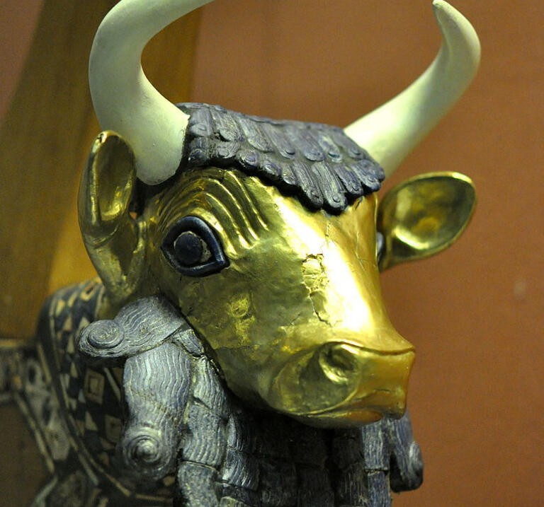 Oksehode fra kongegravene i Ur, rundt år 2500 fvt.