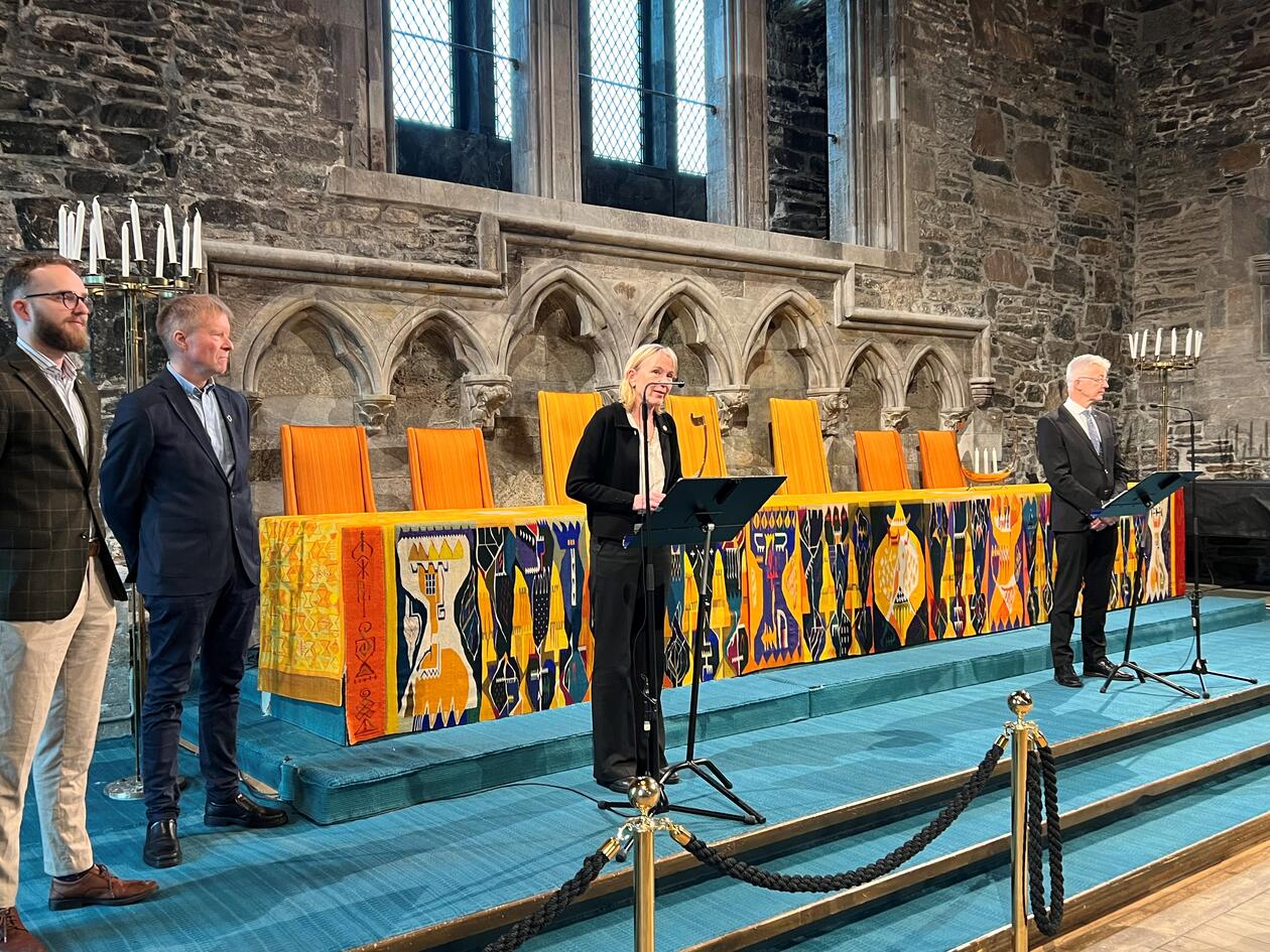 Margareth Hagen innleiar på lansering