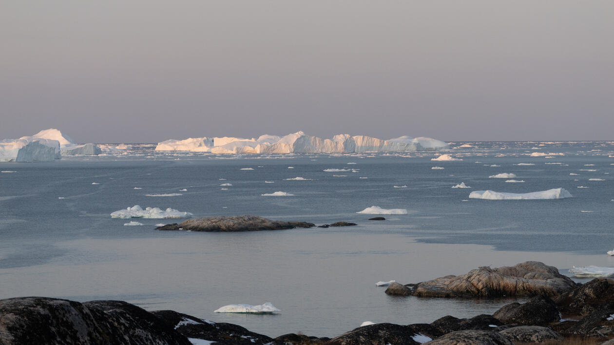Isfjell på Isfjorden sett fra Ilulissat