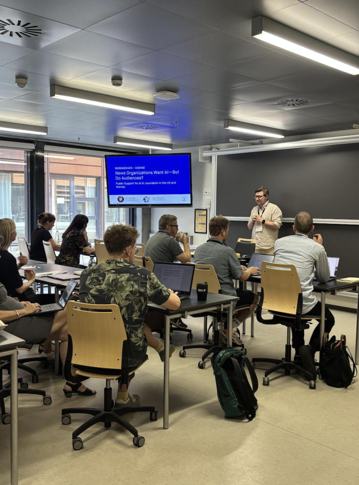 Det var en flott anledning til å presentere min og Hallvard Moes pågående forsking om folks støtte til hvordan journalistikken bruker kunstig intelligens i USA og Norge. 