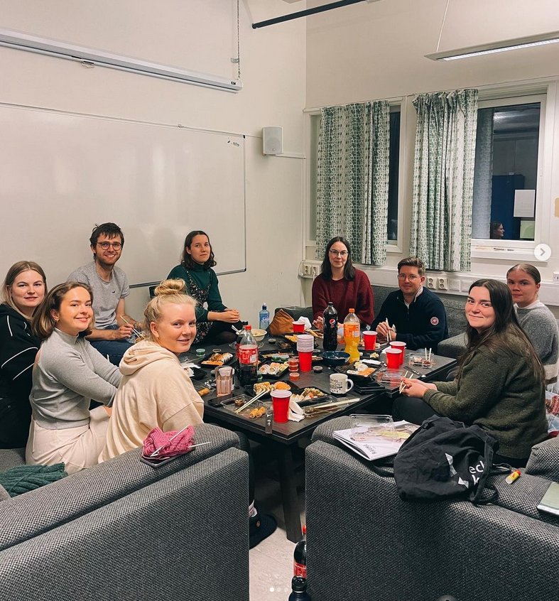 studentliv studenter informatikk strikkeklubb