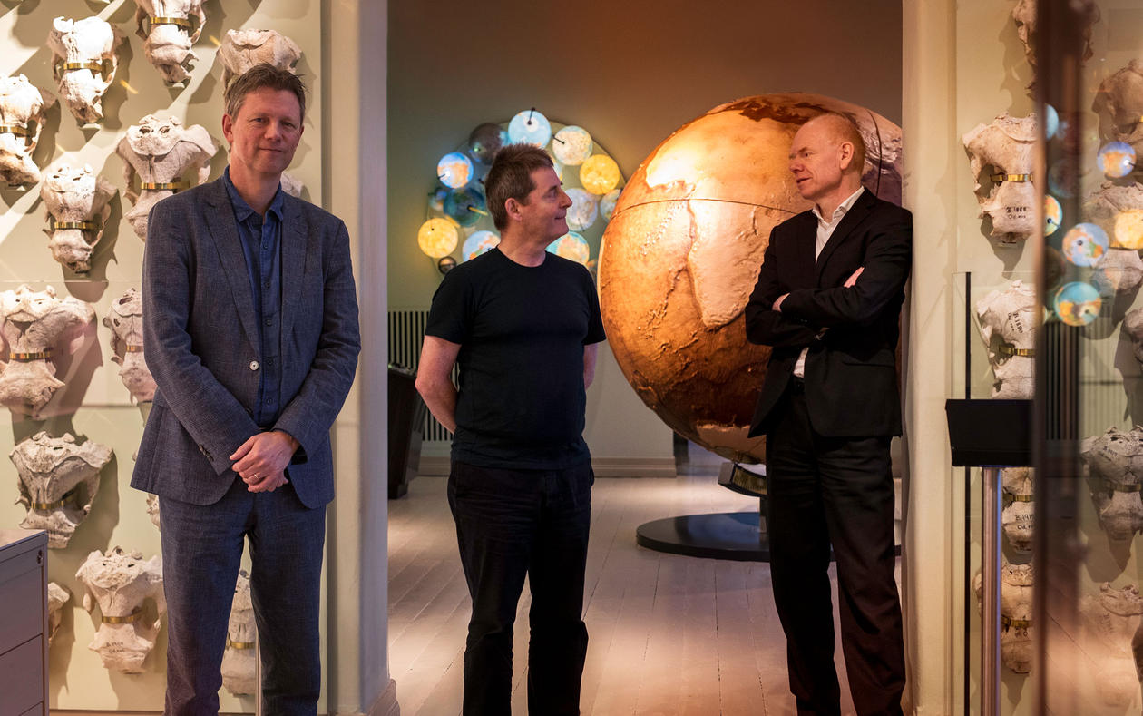 The members of team 4 standing in the Bergen Natural History Museum.