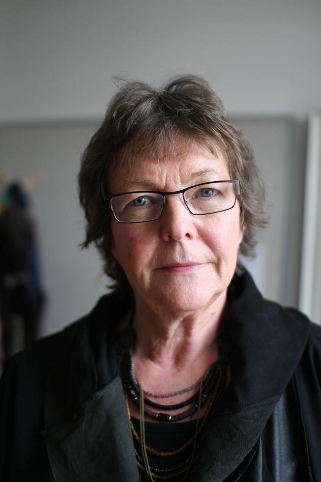 – Det er viktig å belyse klokes arbeidsmåte og se på folks erfaringer med de klokes hjelp, sier Bente Alver. – Det er viktig å belyse klokes arbeidsmåte og se på folks erfaringer med de...