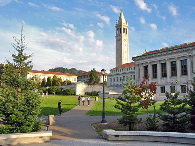 UC Berkeley campus med Sather Tower