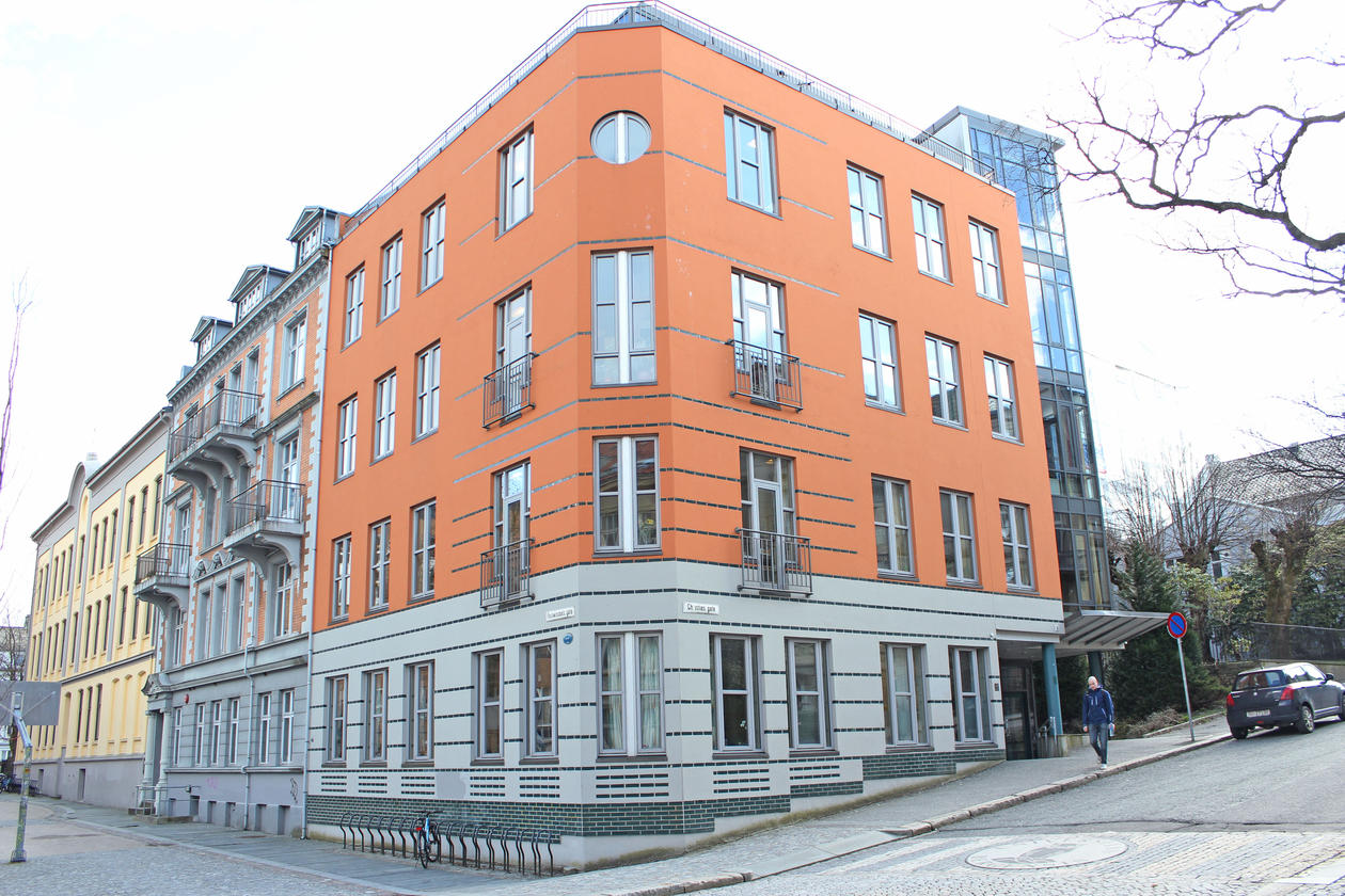 Teglsteinsfasade BYGG3,Fosswinckels gate3, er basis for fargesetting av BYGG1,Fosswinckels gate 1. Teglsteinsfasade BYGG3,Fosswinckels gate3, er basis for fargesetting av BYGG1...