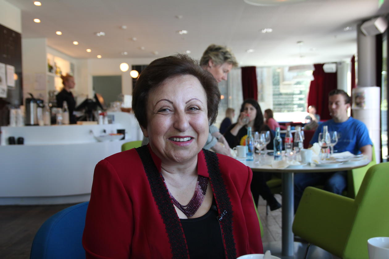 Shirin Ebadi mener mange, og kvinner, ikke kommer til å stemme den 14.juni...