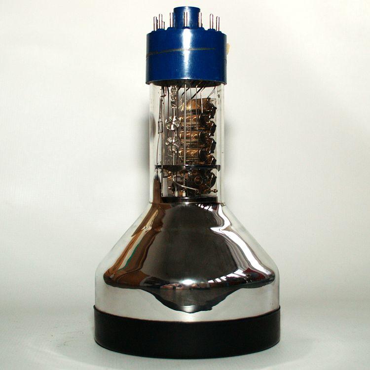 Fotomultiplikator-rør fra midten av 1960-tallet.