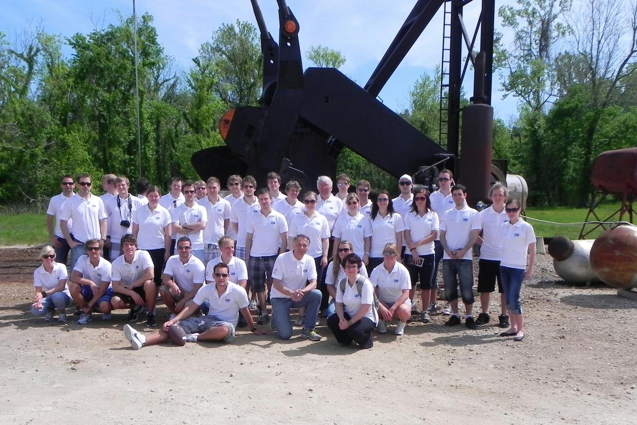 Bachelorstudentane på petroleum- og prosessteknologi som deltok på...