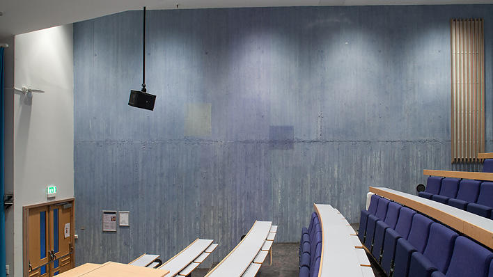 © Thomas Hestvold / BONO. Maleri på betong