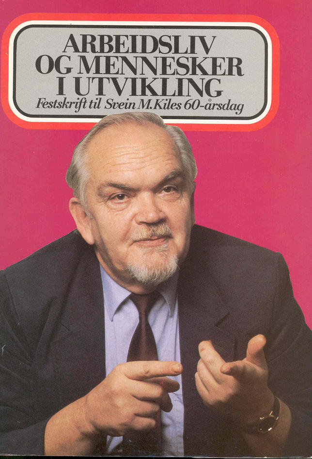 Seminaret holdes til mine om Professor Svein M Kile som gikk bort i 1995. Her vises boken som ble skrevet til hans 60 årsdag. Seminaret holdes til mine om Professor Svein M Kile som gikk bort i 1995. Her...