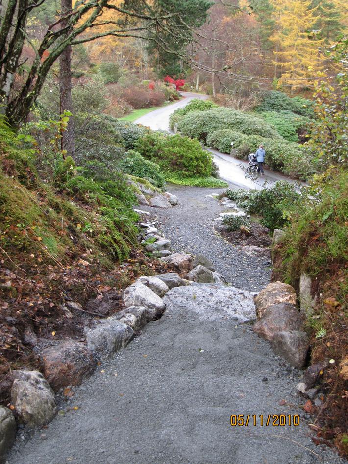 Det er flott utsikt over Nydalen når du står på toppen av trappen i Karibrotet. Det er flott utsikt over Nydalen når du står på toppen av trappen i Karibrotet.