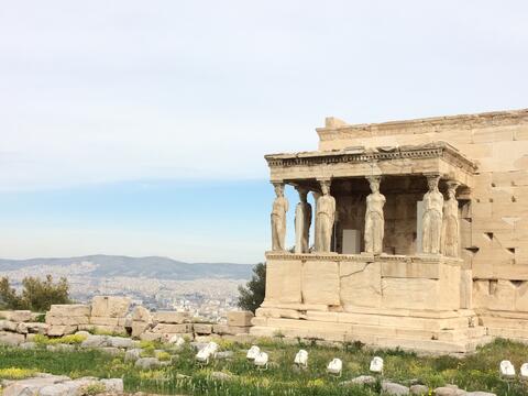 På Akropolishøgda