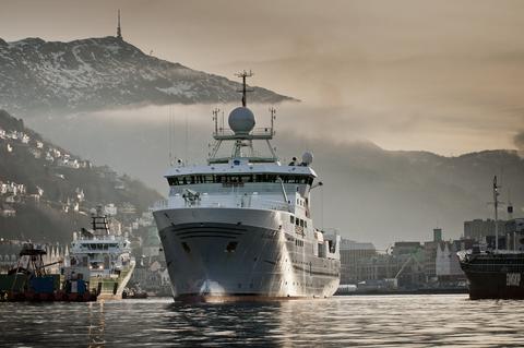 G.O. Sars seiler ut fra Bergen