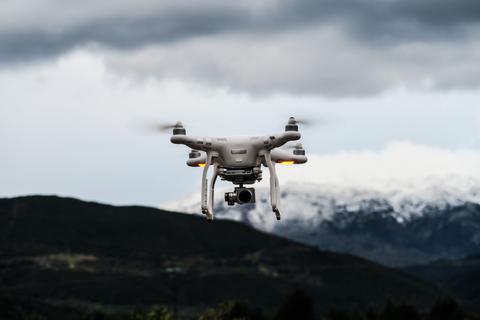 Bilde av drone i lufta