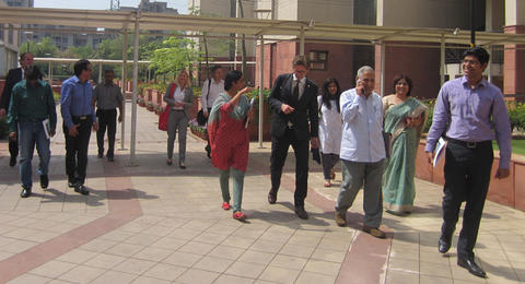 The delegation are beeing shown around the campus.