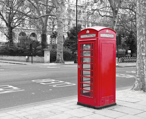 Rød telefonkiosk i London