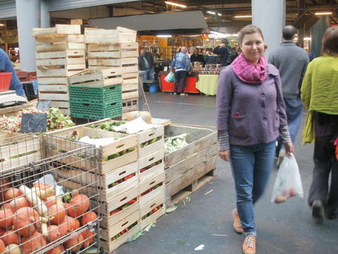 Utvekslingsstudent Sunniva Sakkestad på markedet i Bordeaux