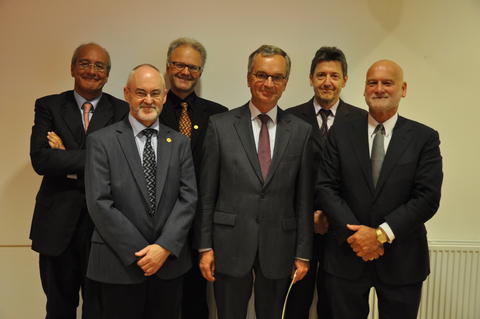 From left to right: Prof. Carmine Bianchi (Palermo), Rector Sigmund Grønmo ...