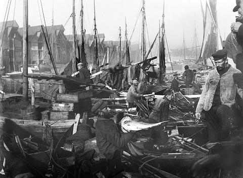 TRADITIONAL MARITIME CULTURE: A typical scene from the fish market in Bergen...